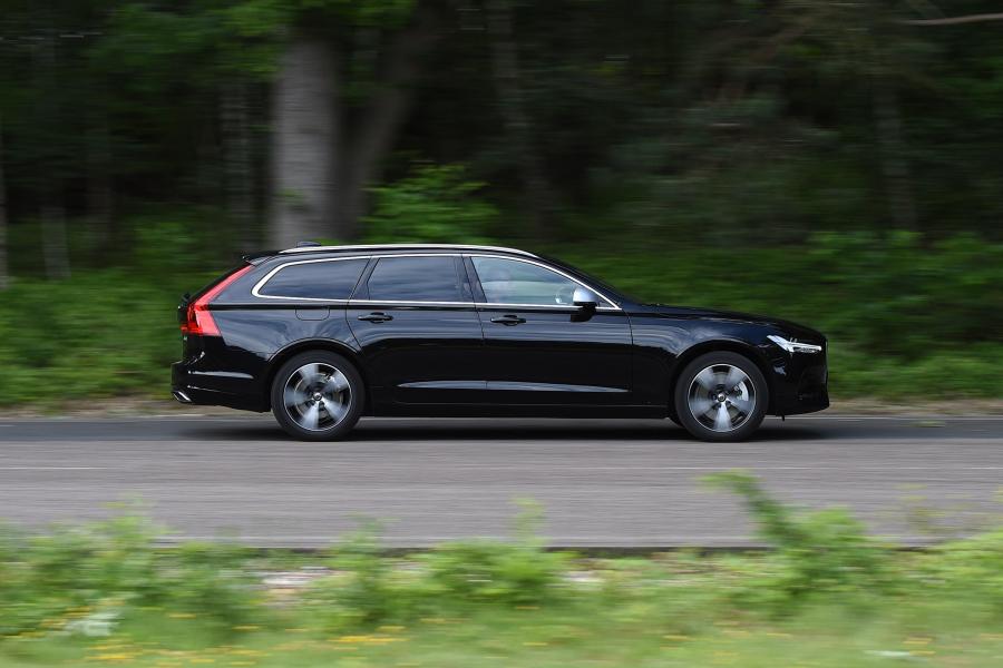 Volvo V90 D4 R-Deisgn 2017 года  (UK) (фото 39 из 40)